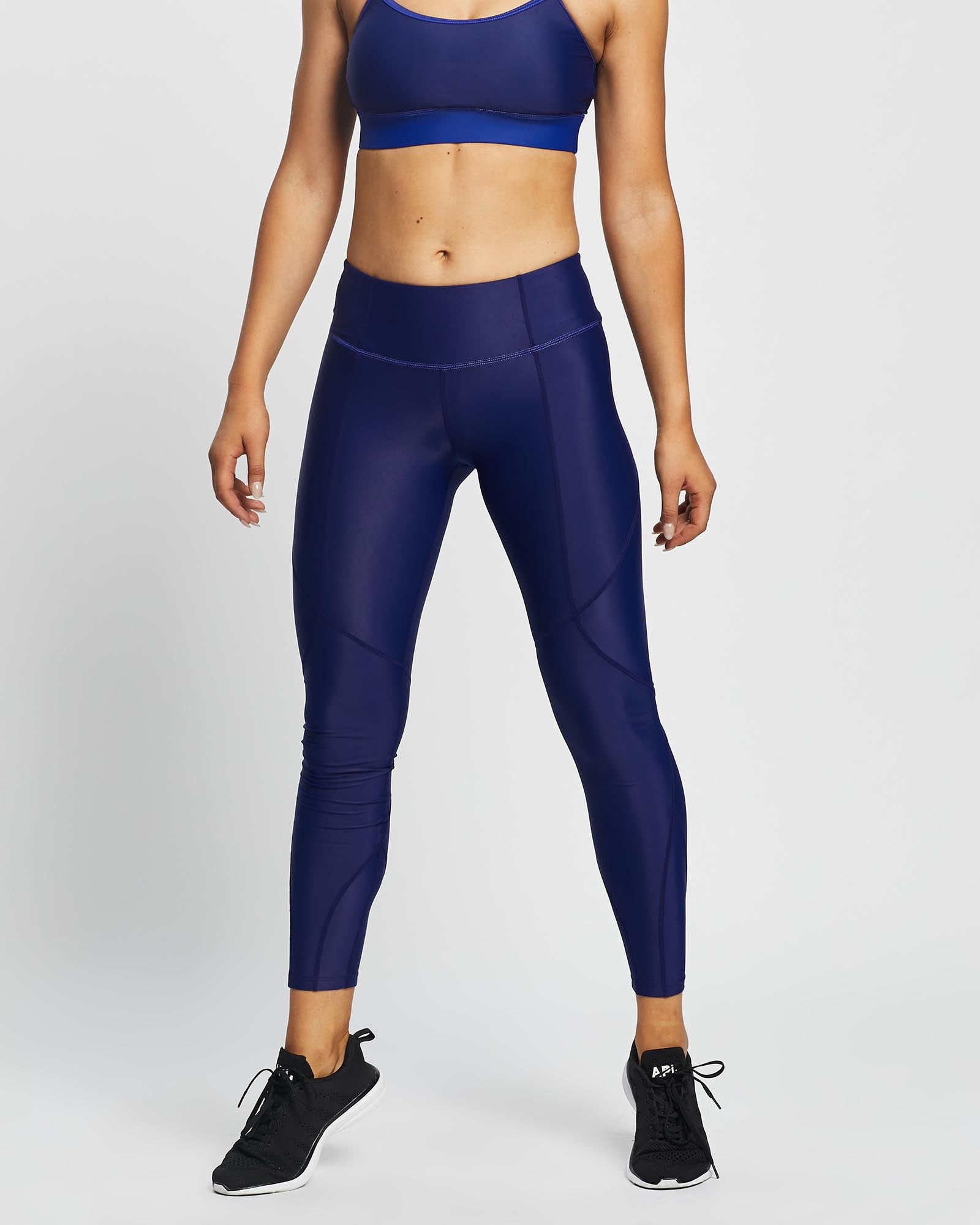 UV PROTECTIVE SUSTAINABLE COMPRESSION TIGHTS – ONE PILLAR